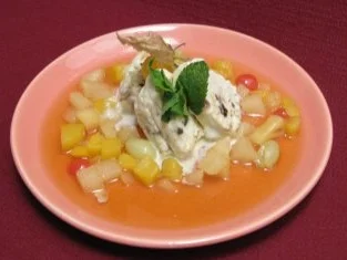 Rezept: Geeister Christstollen mit Rumtopffrüchten Geeister Christstollen mit Rumtopffrüchten - Rezept