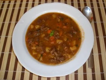 Fleischgerichte - Pikanter Rindfleischeintopf - Rezept - Bild Nr. 2