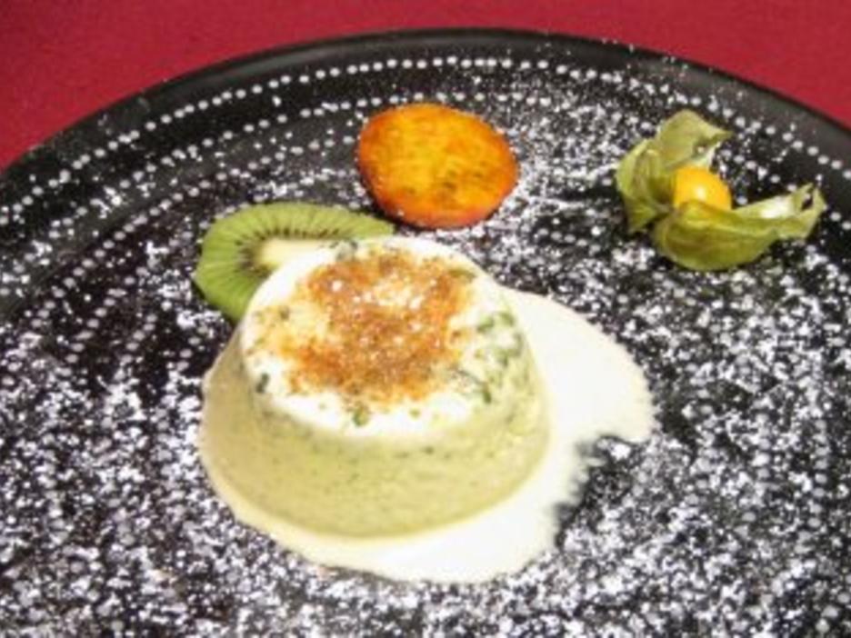 Pistazieneis mit Vanilleschote und Sahne - Rezept mit Bild - kochbar.de