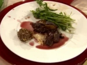 Feigencocktail mit Gorgonzolapraline in der Parmesanhippe (Maja von Hohenzollern) - Rezept