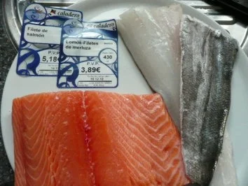 Rezept: FISCH: LACHS trifft auf MERLUZA (Seehecht) Bild Nr. 2 FISCH: LACHS trifft auf MERLUZA (Seehecht) - Rezept - Bild Nr. 2