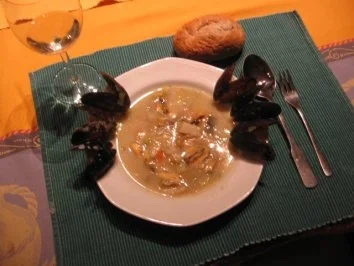 Rezept: Miesmuschelsuppe auf rheinische Art Bild Nr. 2 Miesmuschelsuppe auf rheinische Art - Rezept - Bild Nr. 2