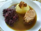 Gefüllte Schweinelende mit Thüringer Klößen und fruchtigem Rotkohl - Rezept