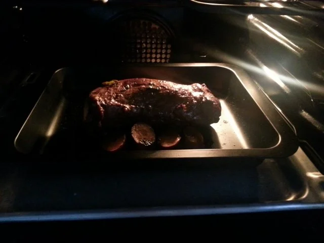 Gefüllte Schweinelende mit Thüringer Klößen und fruchtigem Rotkohl - Rezept - Bild Nr. 7