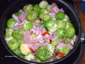 Rezept: Rosenkohlauflauf Bild Nr. 4 Rosenkohlauflauf - Rezept - Bild Nr. 4