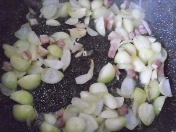 Schweingulasch scharf mit Weißkohlgemüse - Rezept - Bild Nr. 2