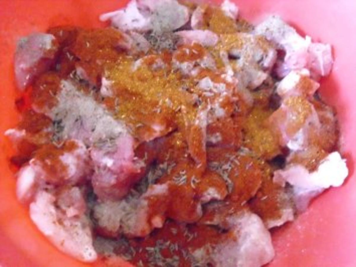 Schweingulasch scharf mit Weißkohlgemüse - Rezept - kochbar.de