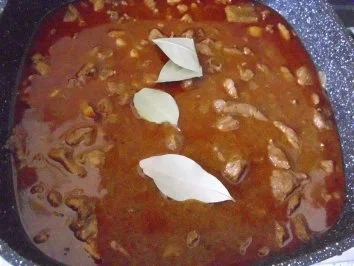 Schweingulasch scharf mit Weißkohlgemüse - Rezept - Bild Nr. 7