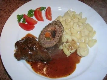 Rezept: Rouladen italienisch mit Mortadella und Nudeln Bild Nr. 2 Rouladen italienisch mit Mortadella und Nudeln - Rezept - Bild Nr. 2