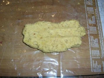 Mangalica-Schweinelachs unter der Pinienkernkruste  mit Zuckerschoten und Mandelbällchen - Rezept - Bild Nr. 6