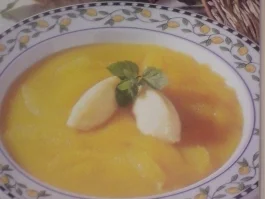 Orangensuppe mit Griessklösschen - Rezept