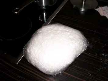 Rezept: Rollfondant/Einschlagmasse Bild Nr. 4 Rollfondant/Einschlagmasse - Rezept - Bild Nr. 4