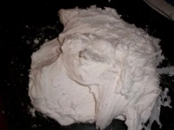 Rezept: Rollfondant/Einschlagmasse Bild Nr. 3 Rollfondant/Einschlagmasse - Rezept - Bild Nr. 3