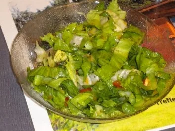 Rotzungenfilet mit Kartoffeln und Salat - Rezept - Bild Nr. 2