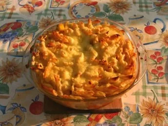 Nudelauflauf mit Thunfisch, Tomaten und Sauce Hollandaise - Rezept