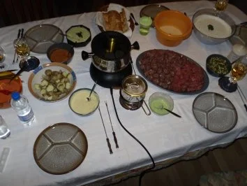 Weihnachtsfondue 2010 mit Zaziki und 7 Dips - Rezept