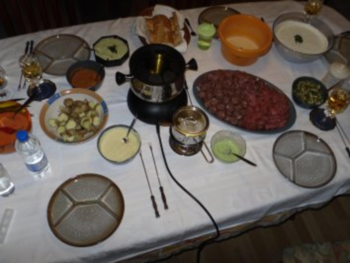 Weihnachtsfondue 2010 mit Zaziki und 7 Dips - Rezept Gesendet von oflow