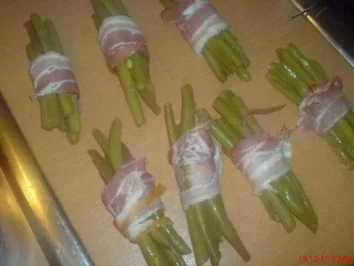 Rezept: Lammrollbraten, Bohnenpäckchen dazu Rosmarinkartoffeln Bild Nr. 5 Lammrollbraten, Bohnenpäckchen dazu Rosmarinkartoffeln - Rezept - Bild Nr. 5