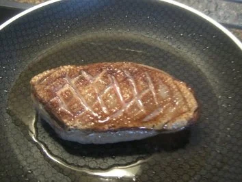 Rezept: Entenbrust mit Marsalasoße und karamellisierten Rosenkohl Bild Nr. 2 Entenbrust mit Marsalasoße und karamellisierten Rosenkohl - Rezept - Bild Nr. 2