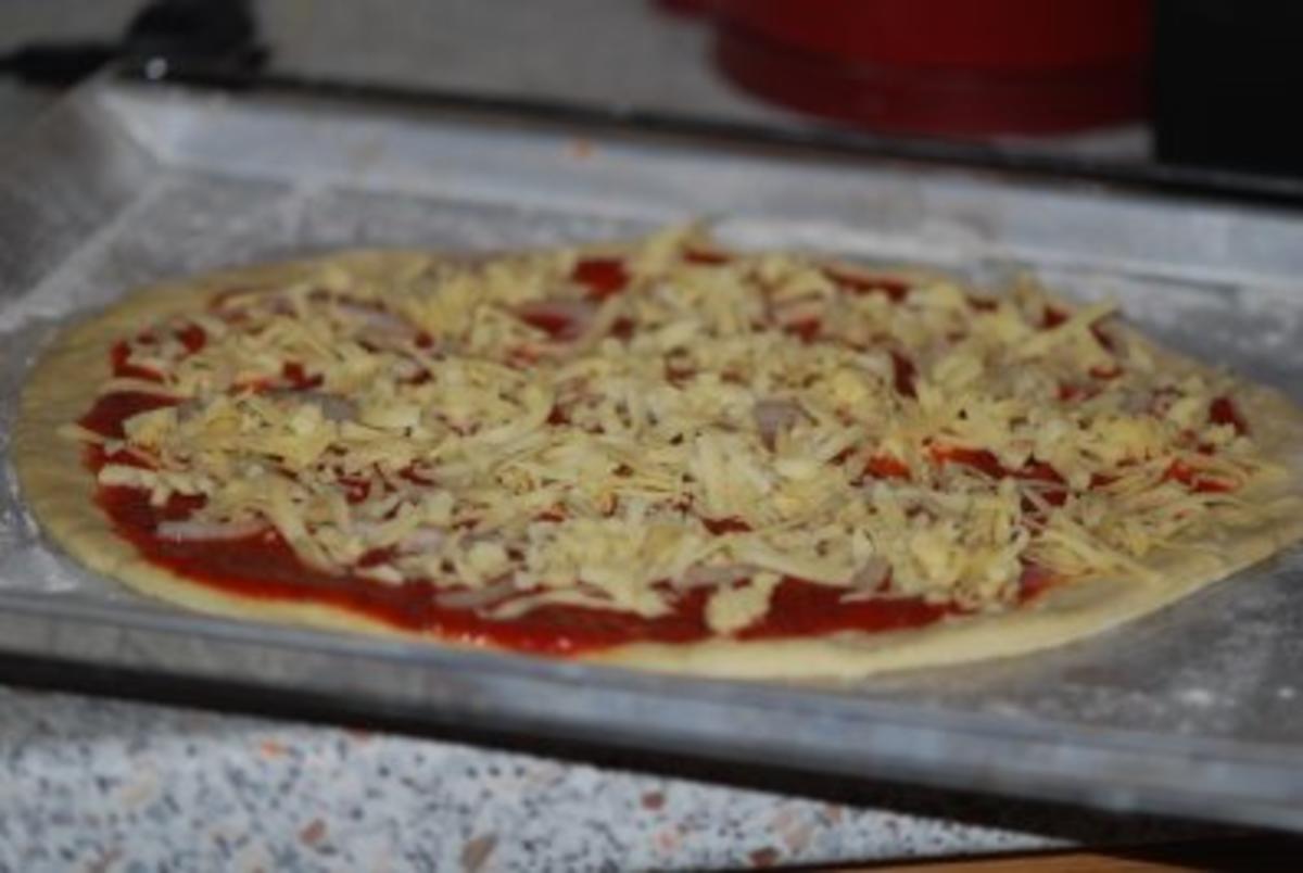"Pizza Prosciutto" mit allem Drum und Dran - Rezept - Bild Nr. 7