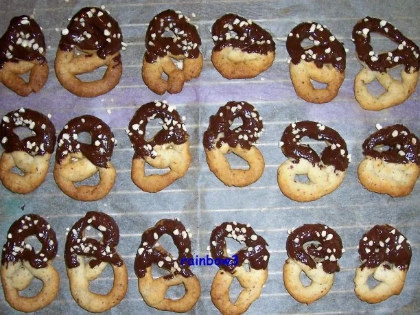 Backen: Nuss-Brezeln - Rezept - Bild Nr. 6