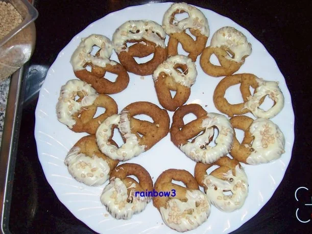 Backen: Nuss-Brezeln - Rezept - Bild Nr. 7