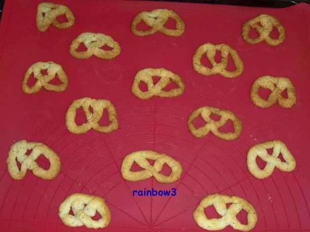 Backen: Nuss-Brezeln - Rezept - Bild Nr. 5