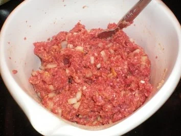 Gefüllte Hacksteaks mit Djuvec-Reis - Rezept - Bild Nr. 2