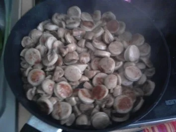 Bratwurstragout mit Pilzen - Rezept - Bild Nr. 4