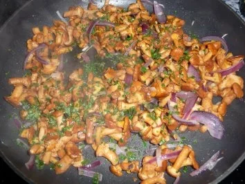 Rezept: Pfifferlinge auf......... Bild Nr. 3 Pfifferlinge auf......... - Rezept - Bild Nr. 3