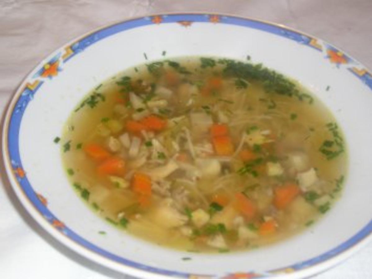 Klassische Hühnersuppe - hausgemacht