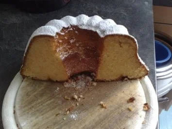 Rezept: Eierlikör-Marzipan-Gugelhupf Bild Nr. 2 Eierlikör-Marzipan-Gugelhupf - Rezept - Bild Nr. 2