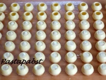 Rezept: Zitronenpralinen Bild Nr. 2 Zitronenpralinen - Rezept - Bild Nr. 2