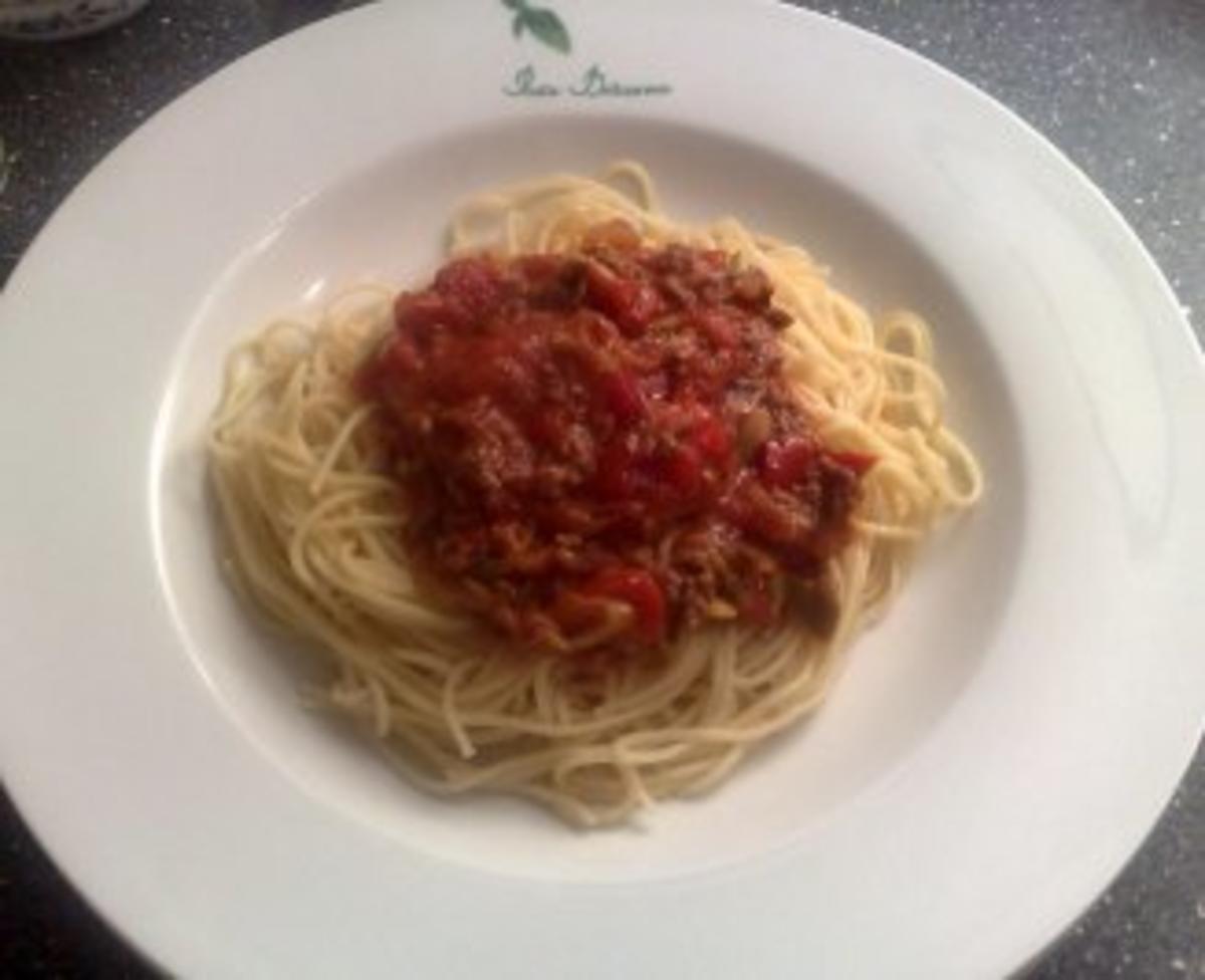 Spagetti mit Tomaten-Hacksauce - Rezept