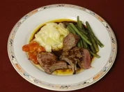Lammkarre mit Kartoffelgratin und frischen grünen Bohnen (Anja Schüte) - Rezept