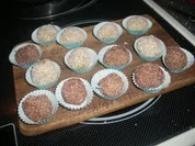 Schokolikör-Trüffel im Kokos bzw. Tiramisu-Mantel - Rezept