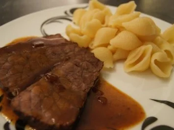 Rezept: Rinderbraten mit Rotweinjus Rinderbraten mit Rotweinjus - Rezept