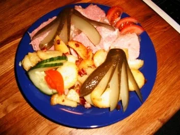 Selbstgemachtes Sauerfleisch mit Bratkartoffeln - Rezept