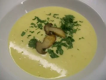 Rezept: getrüffeltes Kartoffel-Samtsüppchen mit Steinpilzen Bild Nr. 2 getrüffeltes Kartoffel-Samtsüppchen mit Steinpilzen - Rezept - Bild Nr. 2