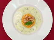 Rezept: Petersilienwurzelsuppe mit Graupen- und Steckrübeneinlage Petersilienwurzelsuppe mit Graupen- und Steckrübeneinlage - Rezept