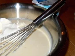 Kaffee-Panna-Cotta mit Kardamom-Gelee, Apfel-Ragout und dekorativem Eierlikör - Rezept - Bild Nr. 3