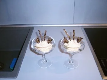 Rezept: Vanilleeis mit Mandarinensahne Vanilleeis mit Mandarinensahne - Rezept