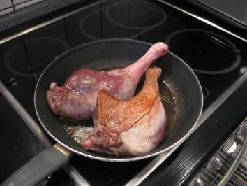 Rezept: knusprige Gänsekeule an Wirsingrahm, dazu Salzkartoffeln Bild Nr. 2 knusprige Gänsekeule an Wirsingrahm, dazu Salzkartoffeln - Rezept - Bild Nr. 2