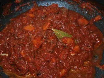 Rezept: Parpadelle mit Annis Hirschsugo Parpadelle mit Annis Hirschsugo - Rezept