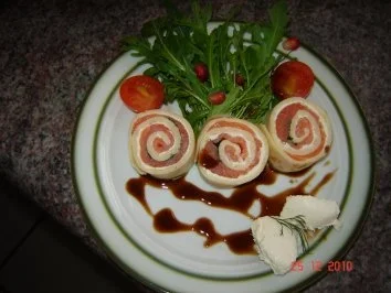 Vorspeise : Räucherlachs im Pfannkuchenteig - Rezept