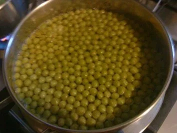 Rezept: Zwergi's Russischer Salat Bild Nr. 2 Zwergi's Russischer Salat - Rezept - Bild Nr. 2