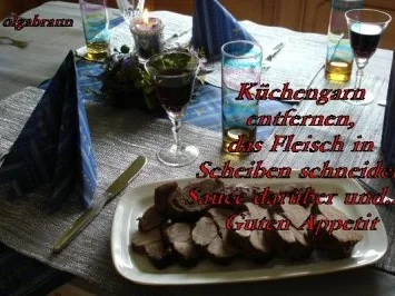 Rezept: Rotwildkeule mit Hagebutten-Pflaumensauce Bild Nr. 9 Rotwildkeule mit Hagebutten-Pflaumensauce - Rezept - Bild Nr. 9