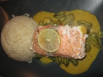 Wildlachs auf Okraschoten-Curry - Rezept - Bild Nr. 4