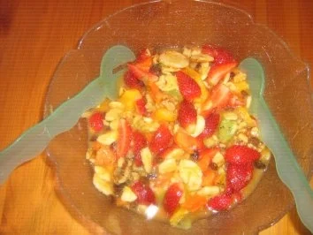 Exotischer Obstsalat mit Erdbeeren - Rezept - Bild Nr. 2