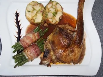 Rezept: Serviettenknödeln und Speckbohnen Bild Nr. 2 Serviettenknödeln und Speckbohnen - Rezept - Bild Nr. 2